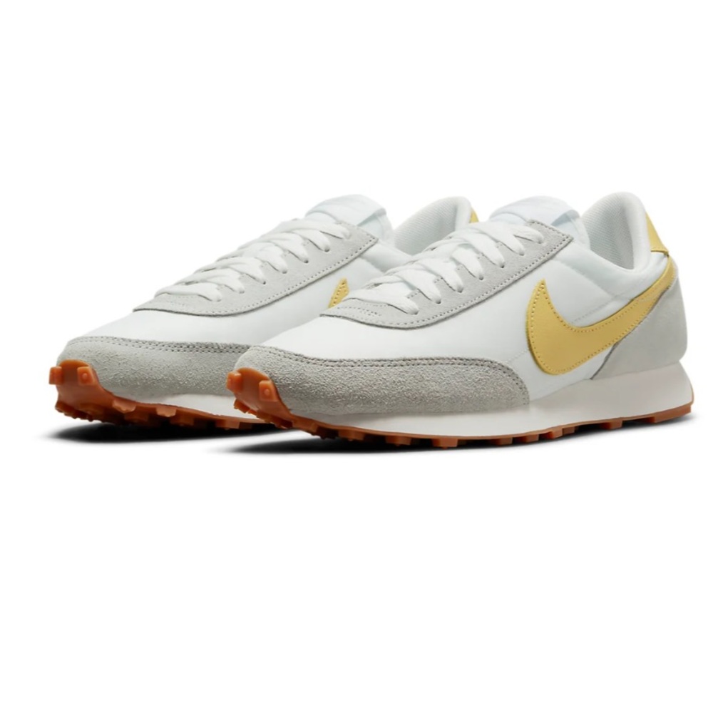 Nike Daybreak 'Summit White Saturn Gold' CK2351-109 Women’s Sz.6